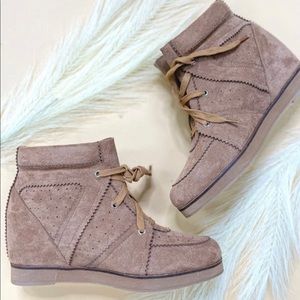 Camel ankle booties
